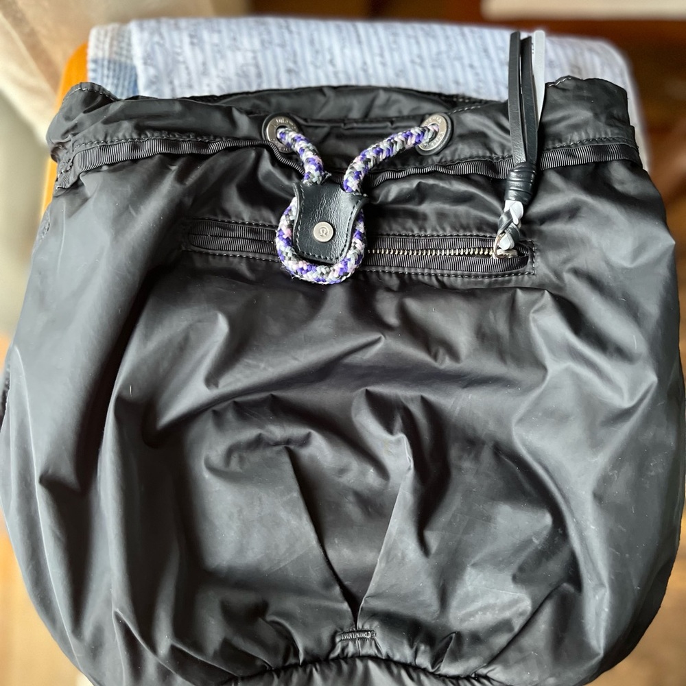 Lululemon wanderlust crossbody bag